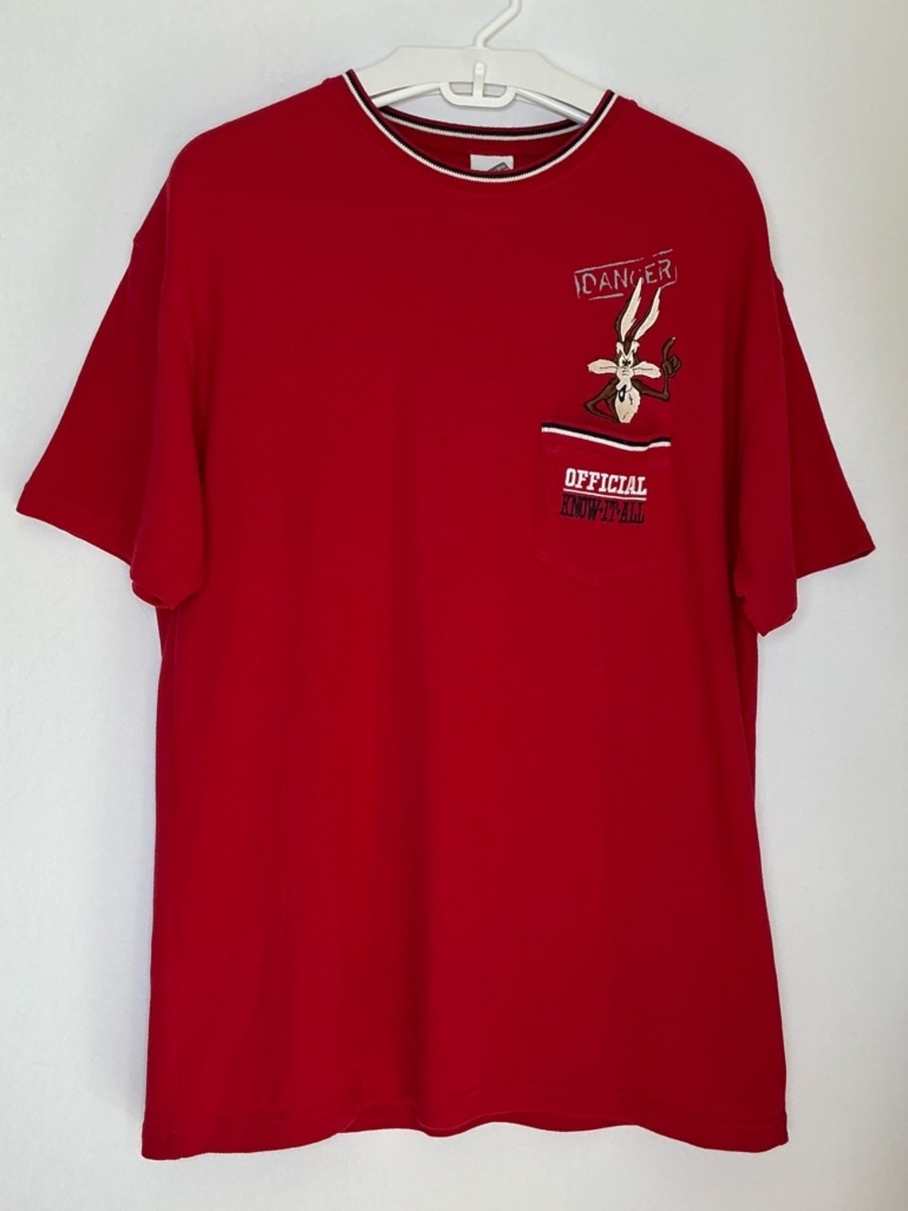 Vintage Warner Bros. Red Wile E. Coyote Pocket Tee 100% Cotton Large